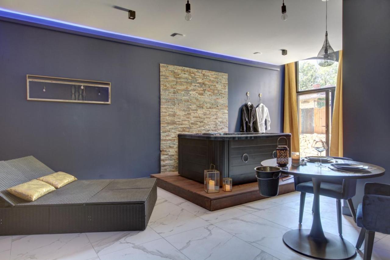 Suite Blue Jacuzzi Le Breuil  ภายนอก รูปภาพ